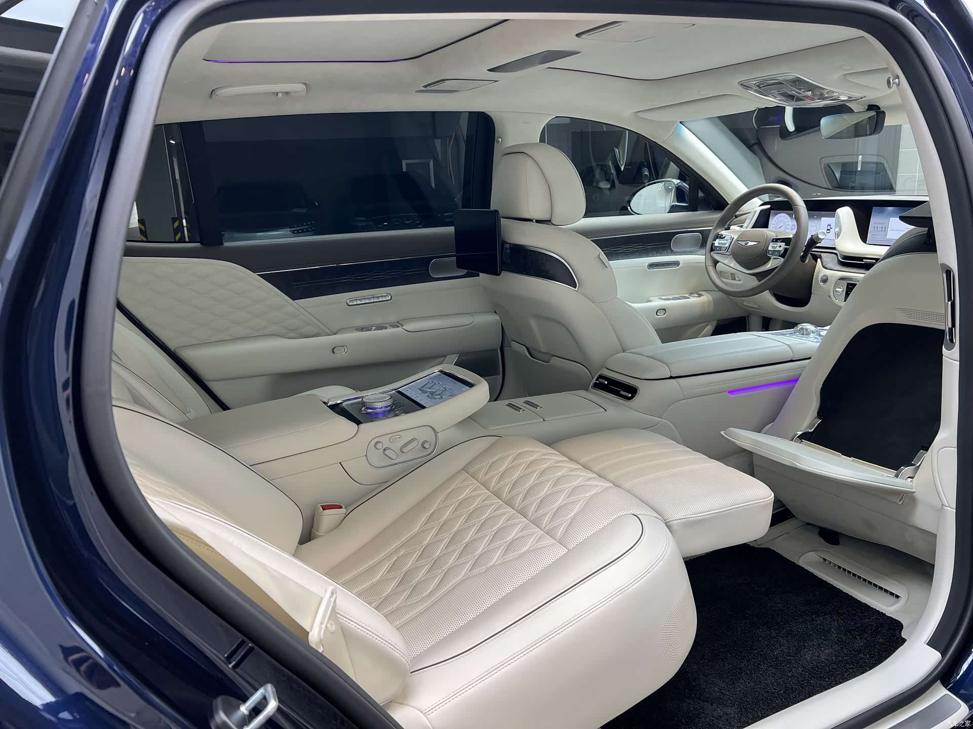 Genesis G90, 2023 9