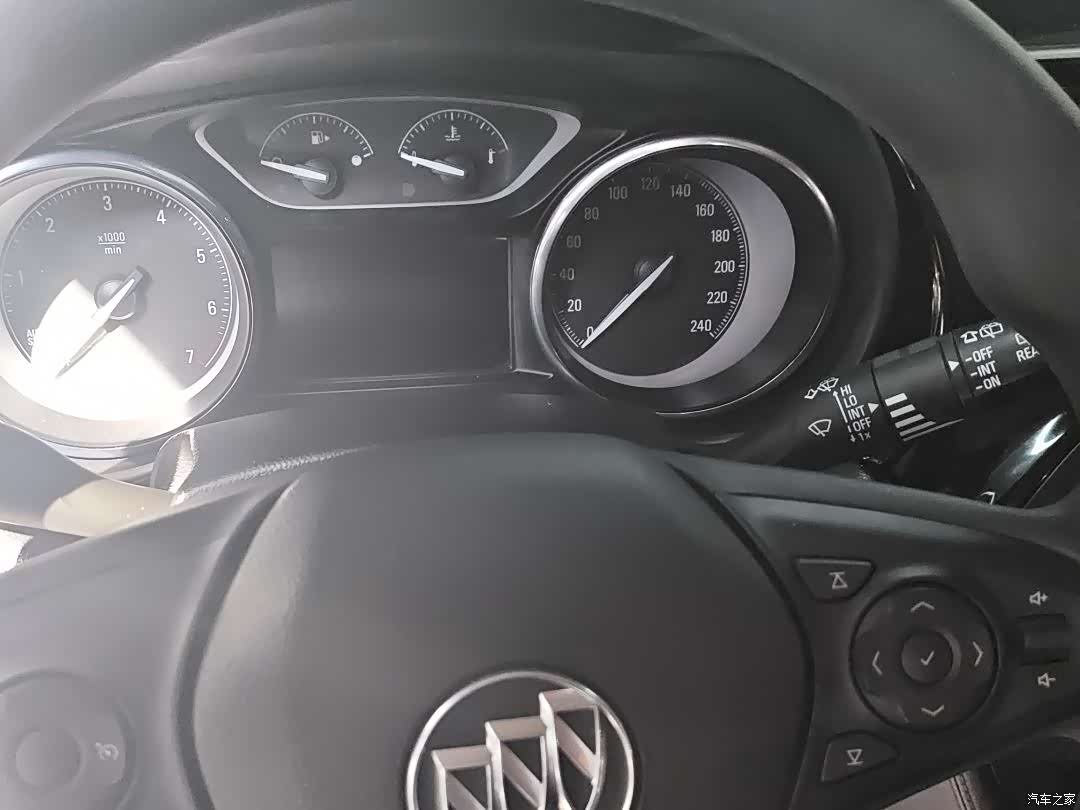 Buick Envision Plus, 2021 10