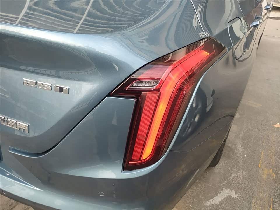 Cadillac CT4