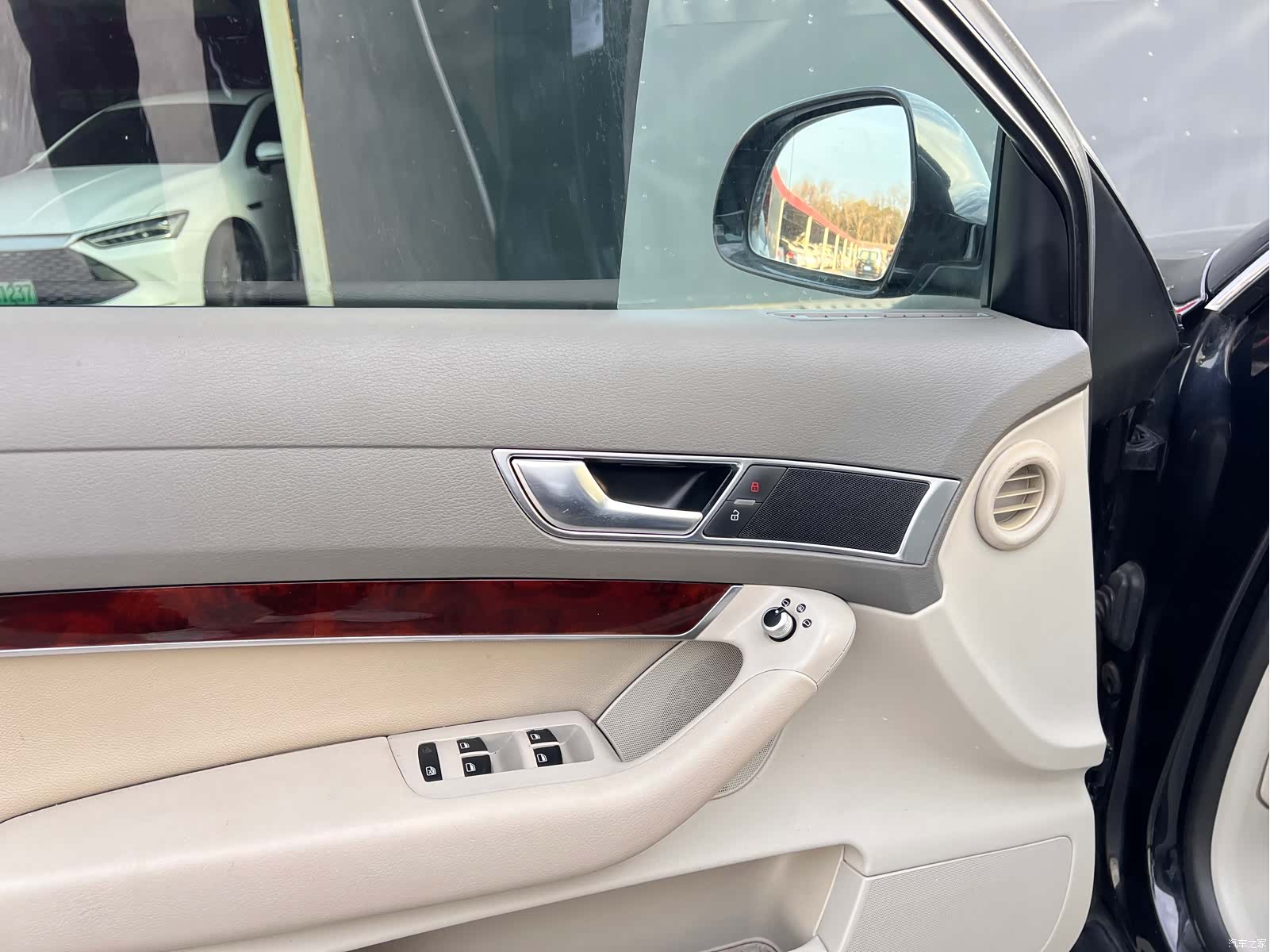 Audi A6L, 2012 7