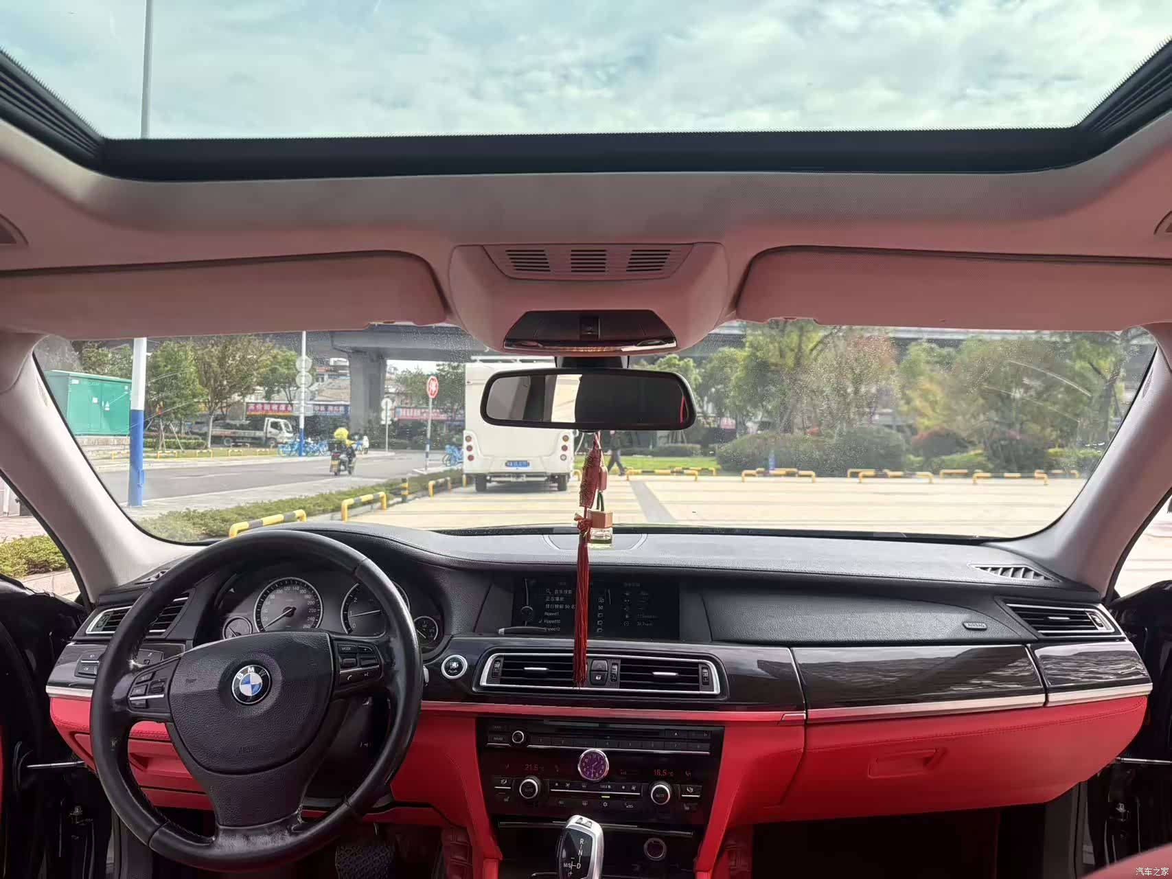 BMW 7 Series, 2011 19