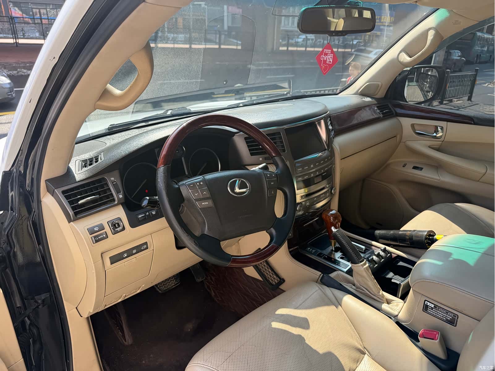 Lexus LX, 2009 7