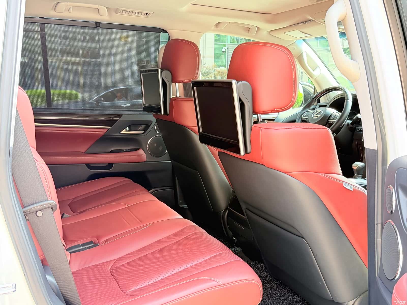 Lexus LX, 2019 15