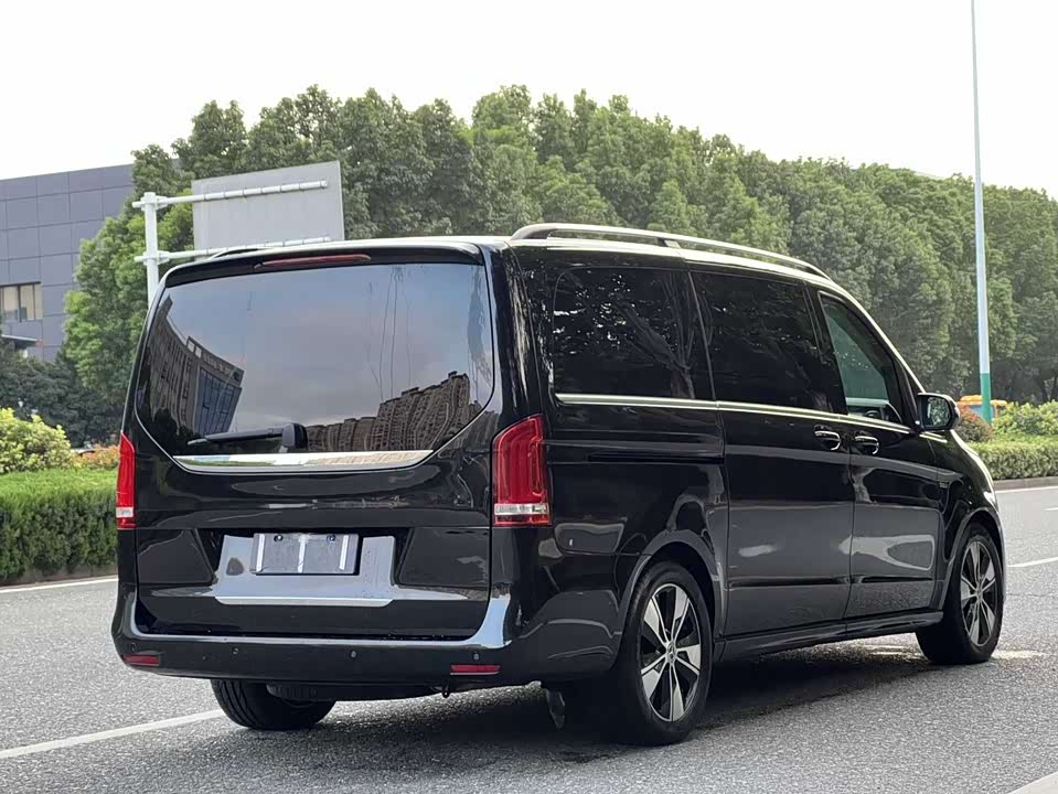 Mercedes-Benz V-class