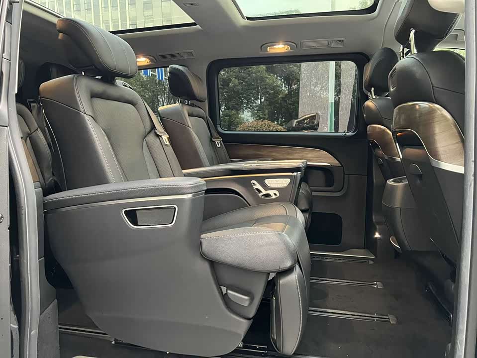 Mercedes-Benz V-class