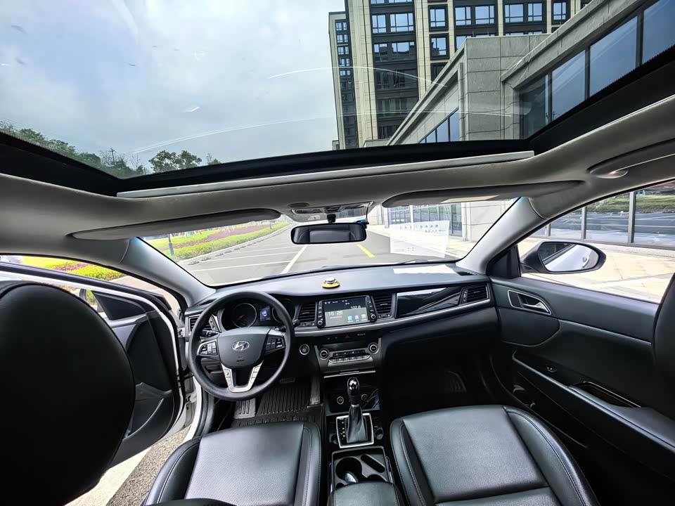 Hyundai Name picture