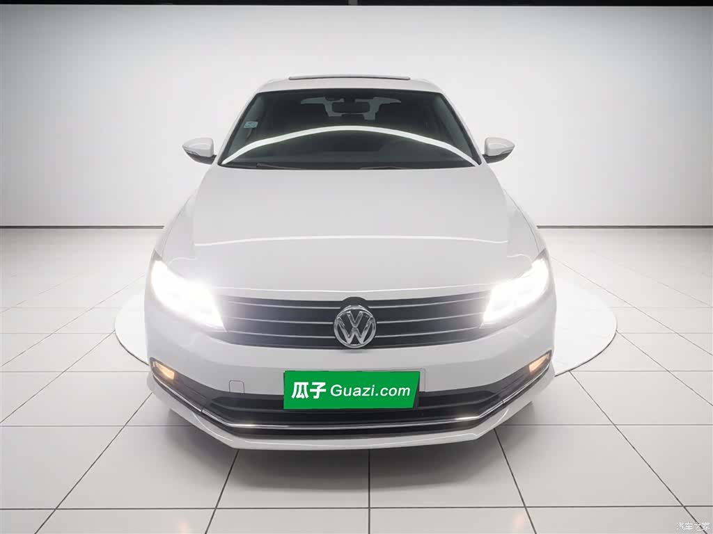 Volkswagen Sagitar, 2017 3