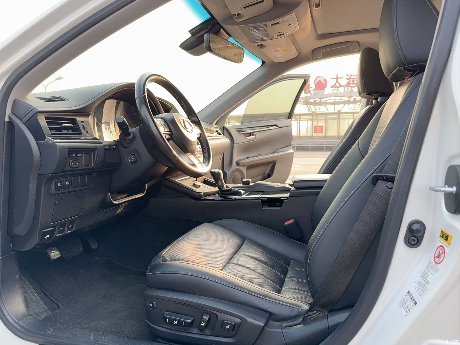 Lexus ES, 2018 10