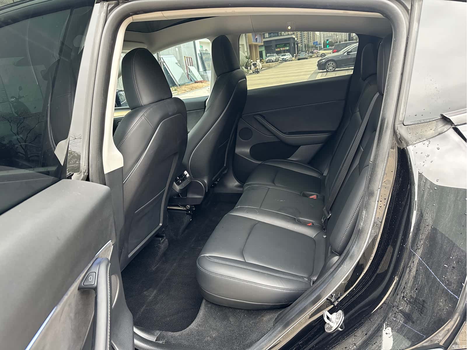 Tesla Model Y, 2023 все фото