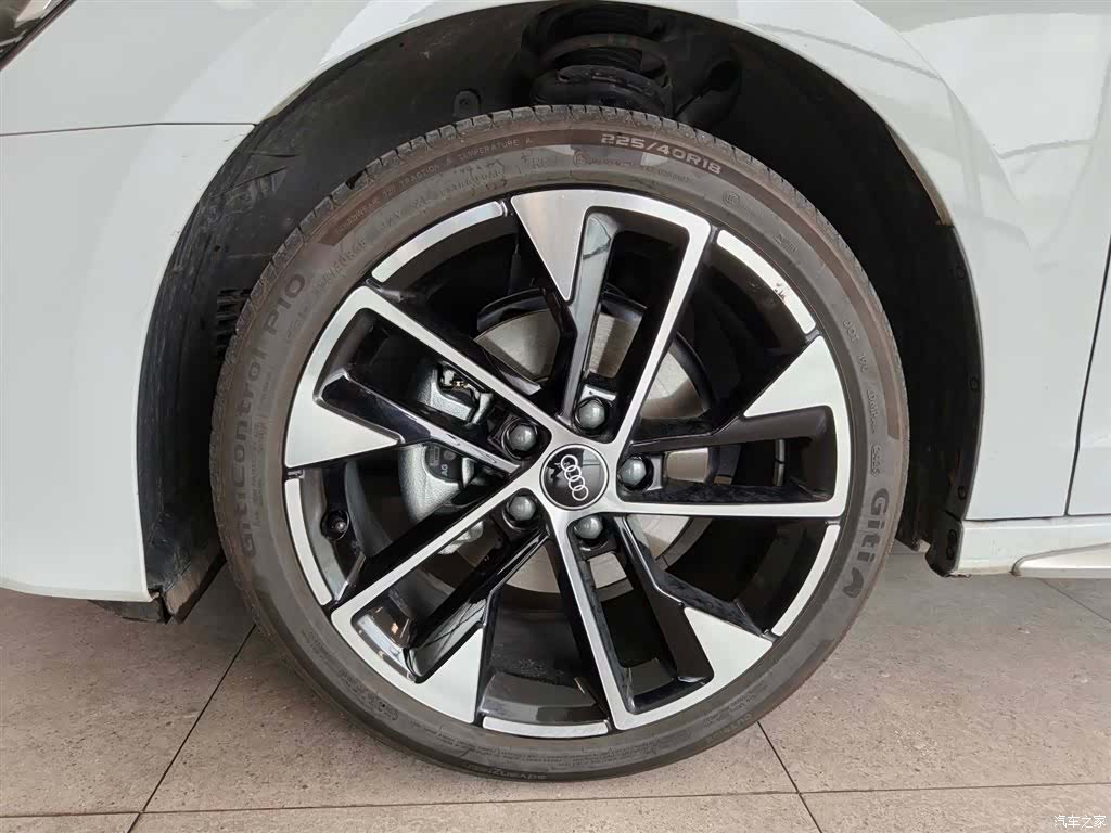 Audi Flying Spur, 2025 19