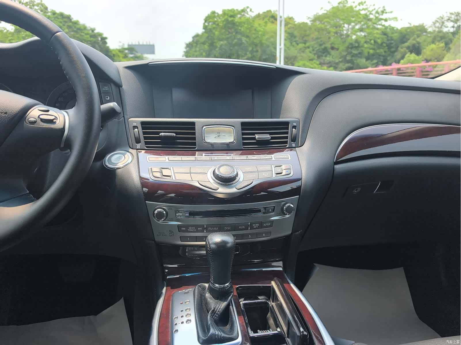 Infiniti Q70, 2013 18
