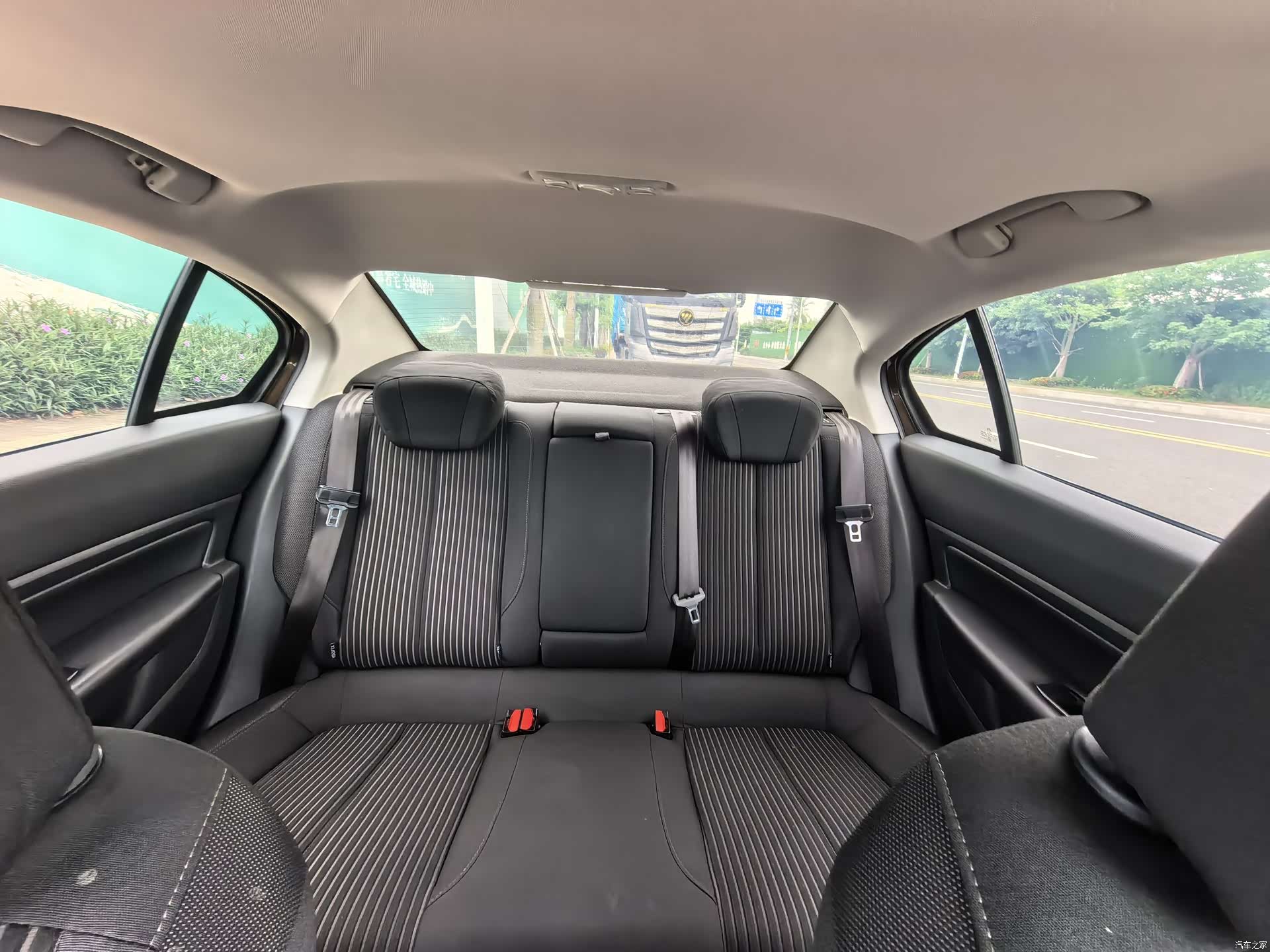 Peugeot 408, 2016 7