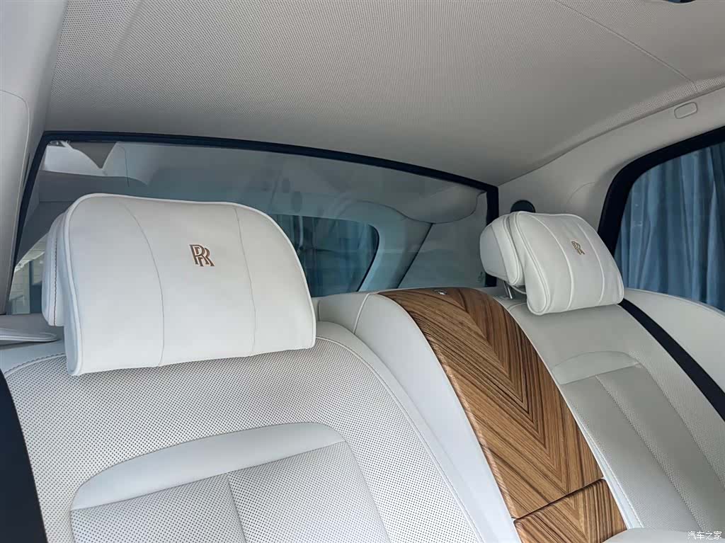 Rolls-Royce Cullinan, 2025 23