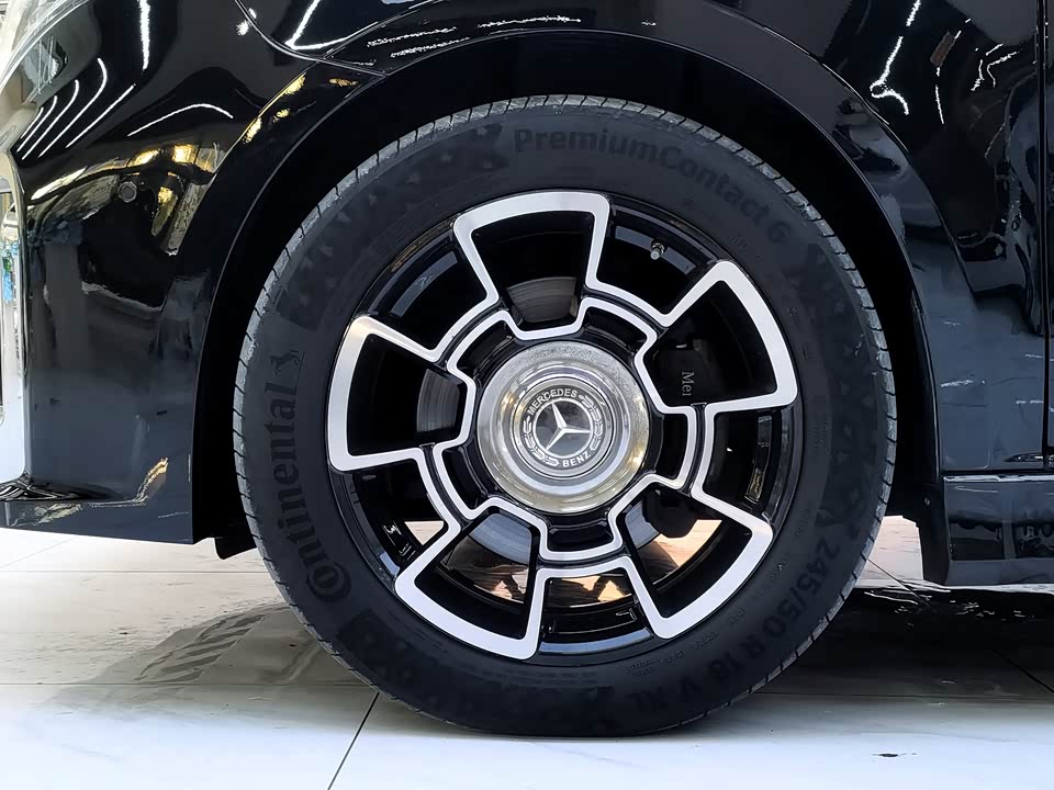 Mercedes-Benz V-class