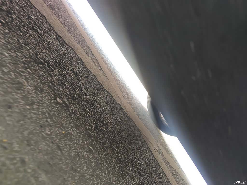 Tesla Model Y, 2023 17