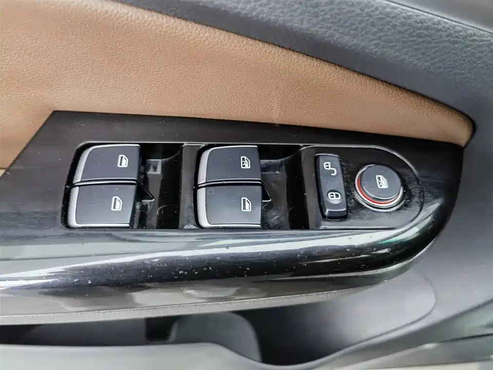 BYD S7