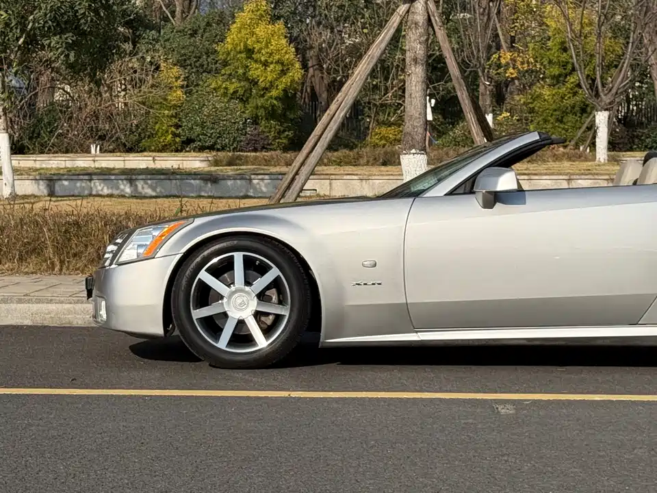 Cadillac XLR