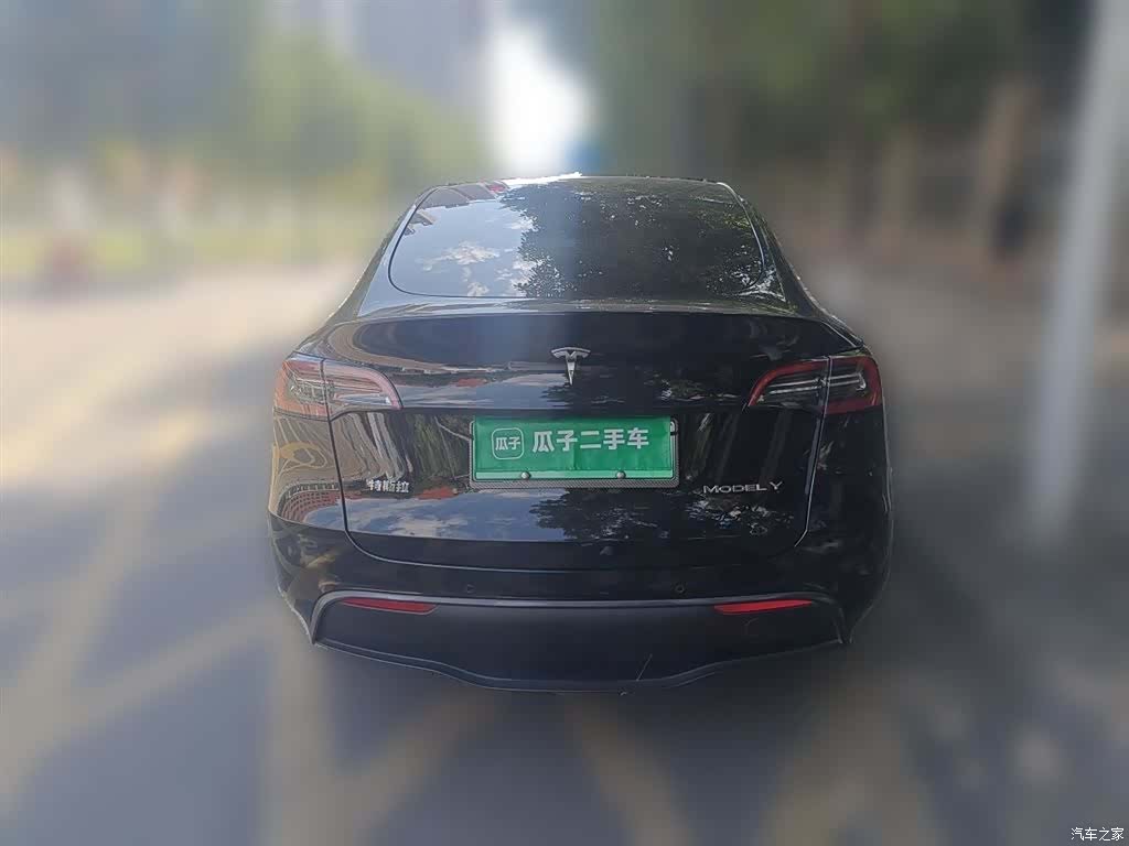 Tesla Model Y, 2023 3