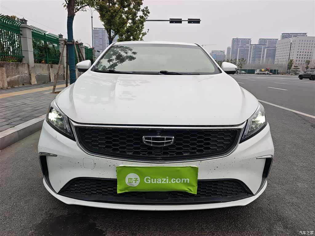Geely Binray, 2022 3