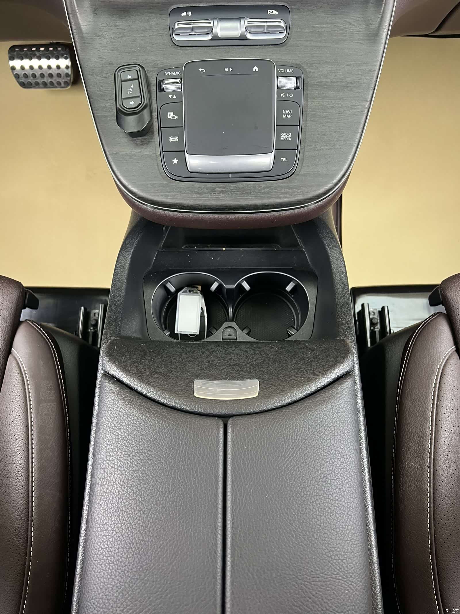 Mercedes-Benz V-Class, 2025 28