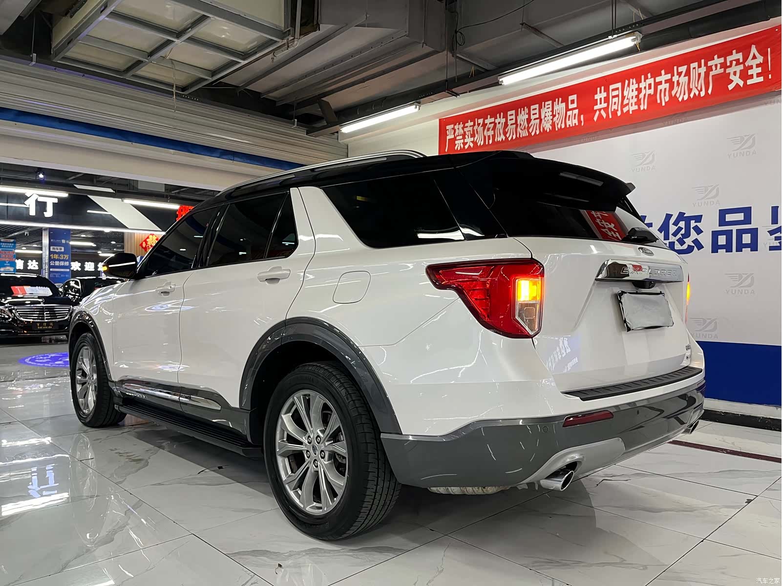 Ford Explorer, 2021 3