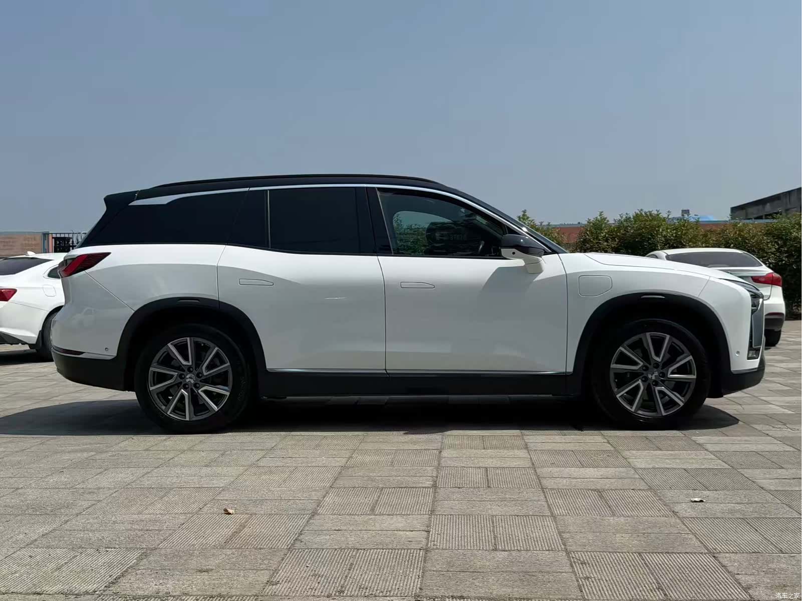 NIO ES8, 2023 7
