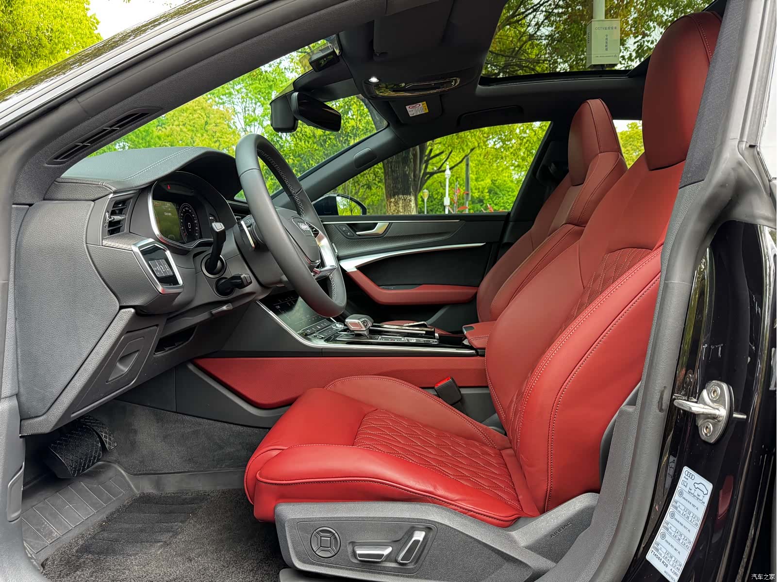 Audi A7L, 2023 все фото