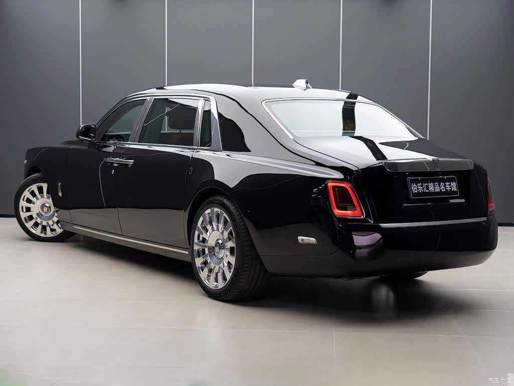 Rolls-Royce Phantom, 2020 4