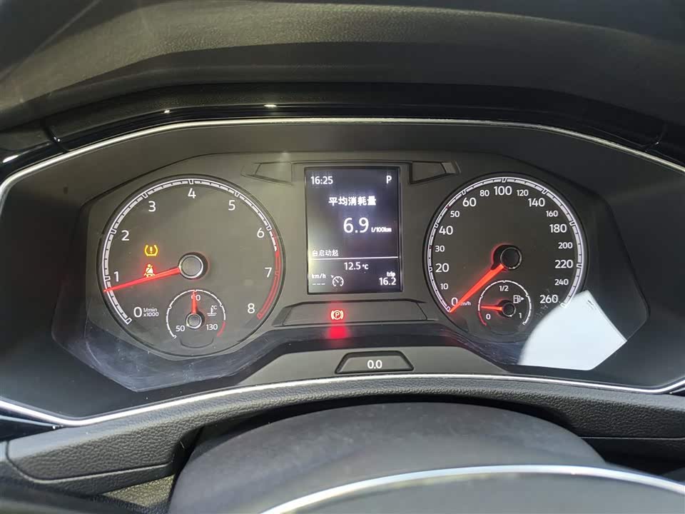 Volkswagen T-ROC exploring Songs