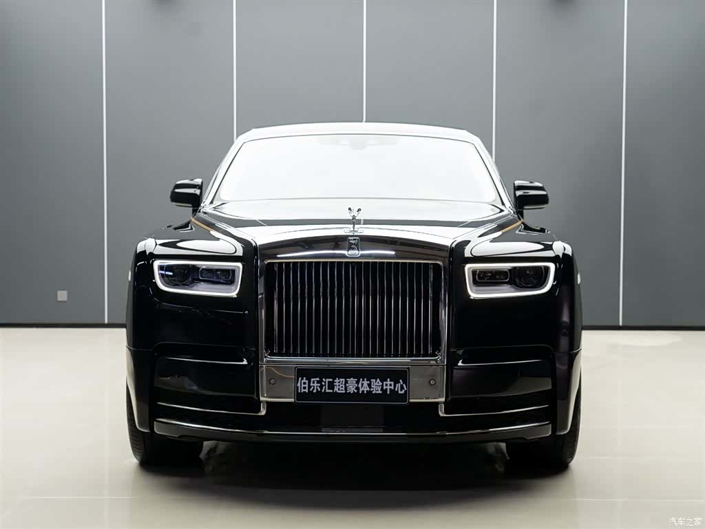 Rolls-Royce Phantom, 2018 все фото