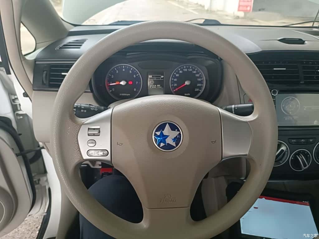 Nissan D50, 2015 11
