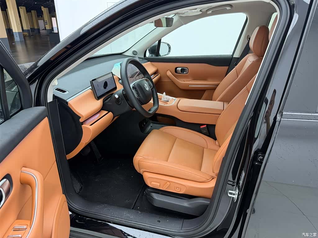 Leapmotor C16, 2025 все фото