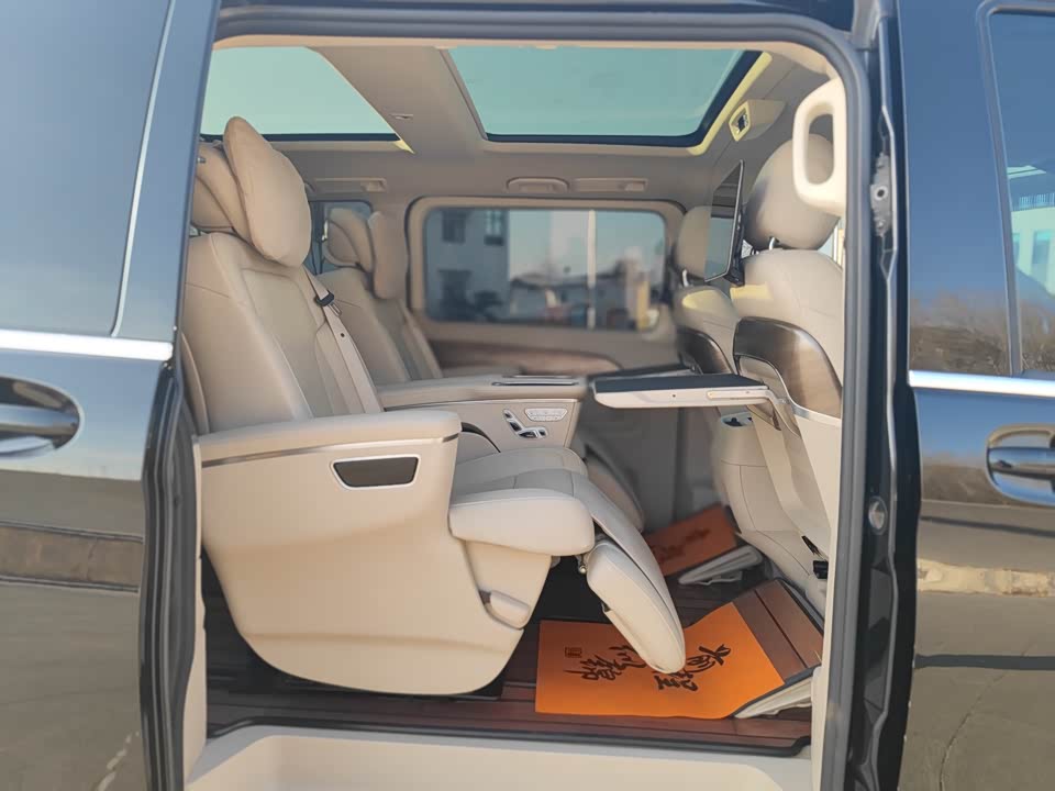 Mercedes-Benz V-class