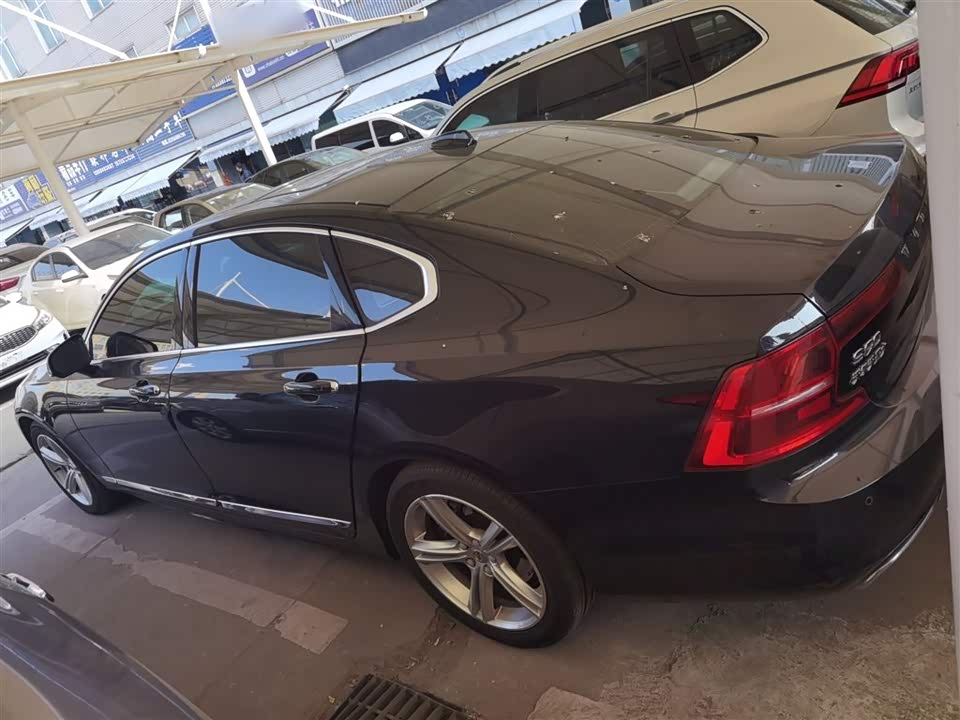 Volvo S90