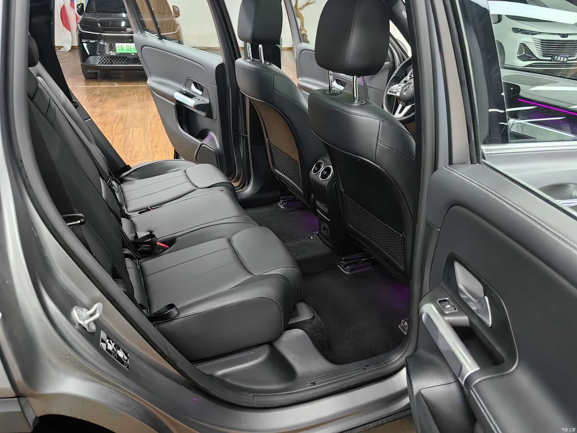 Mercedes-Benz EQB, 2023 12