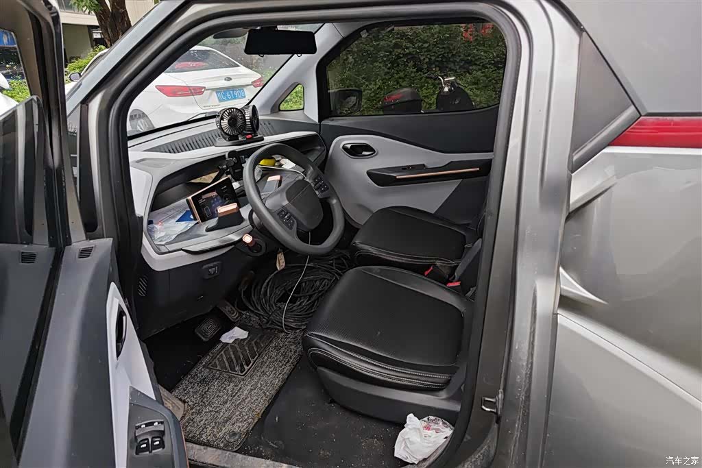 Wuling E200, 2020 11