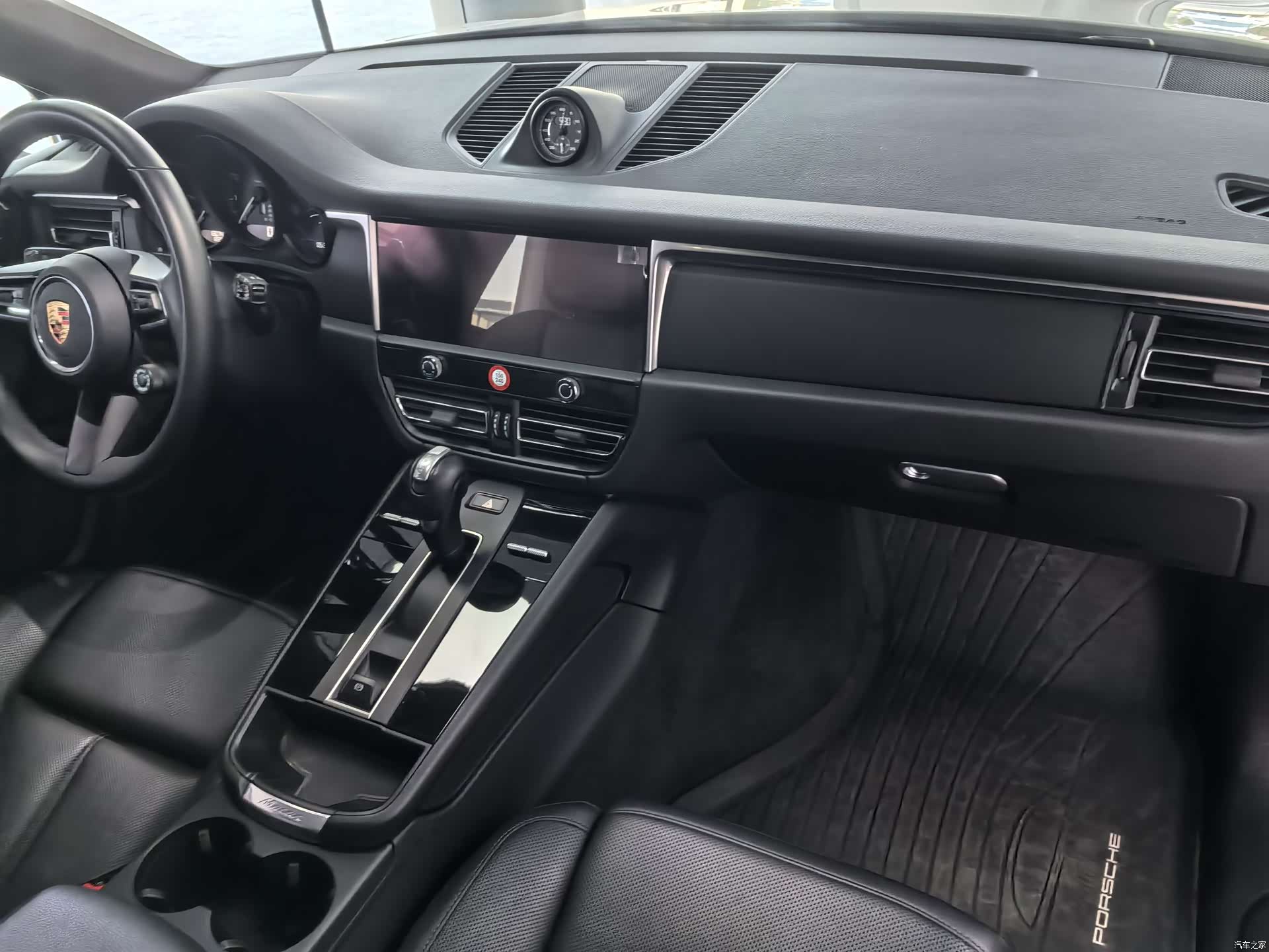 Porsche Macan, 2025 12
