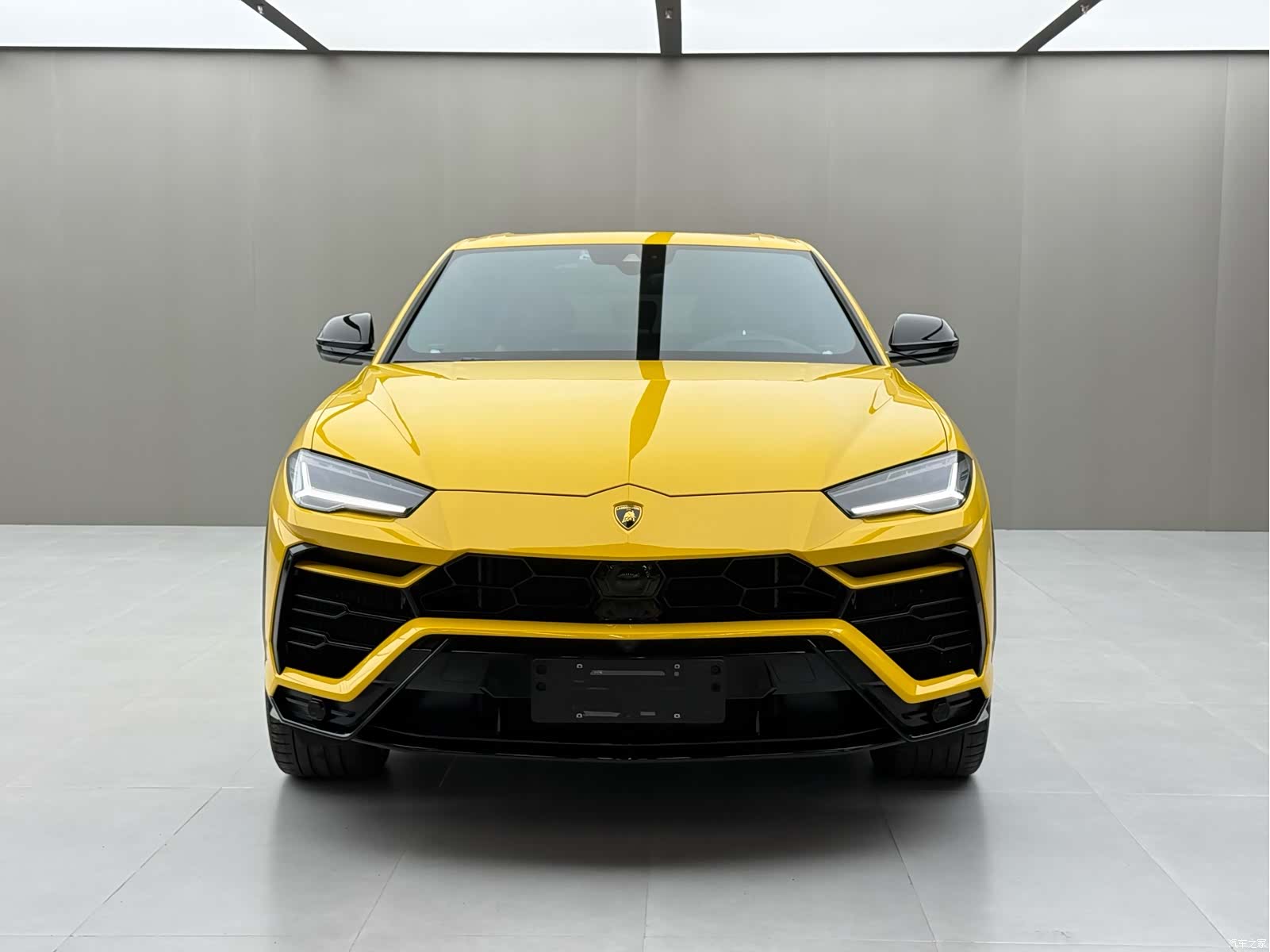 Lamborghini Urus, 2023 4