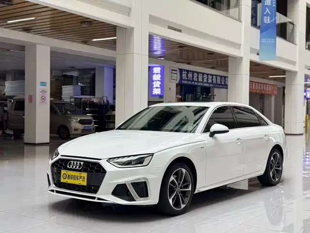 Audi A4L 2021 — купить из Китая под заказ
