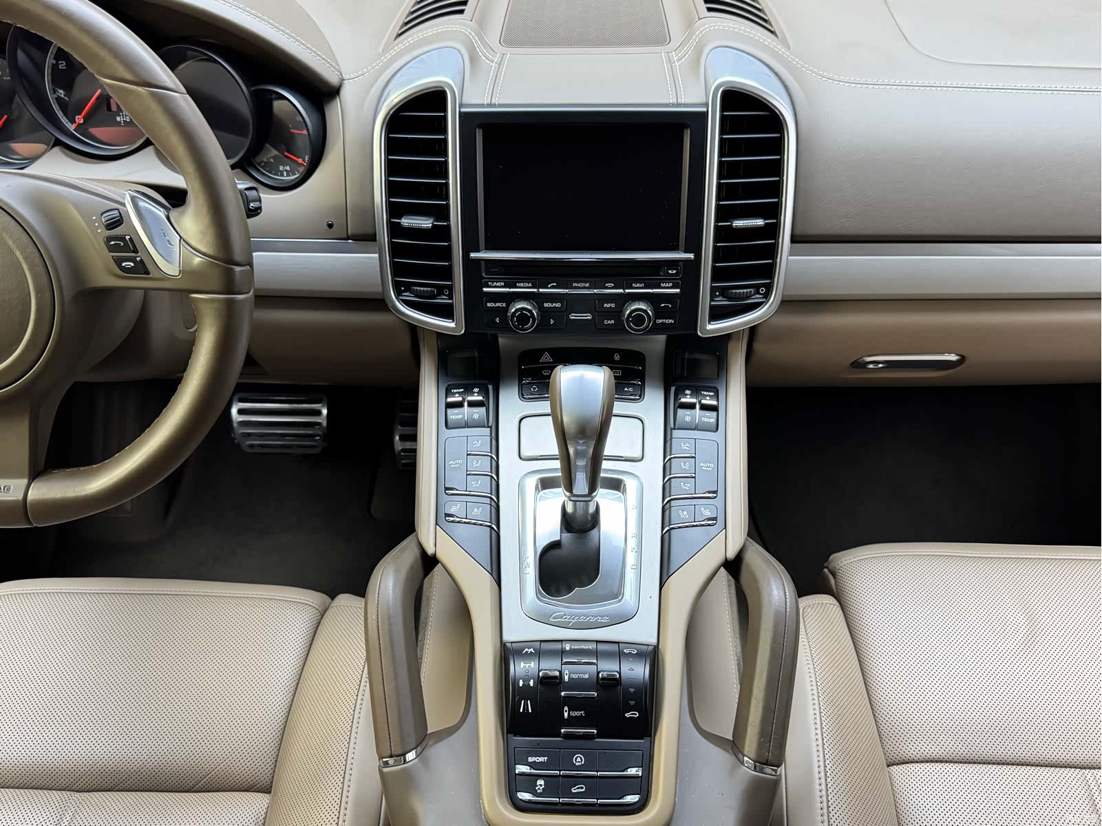 Porsche Cayenne, 2012 11
