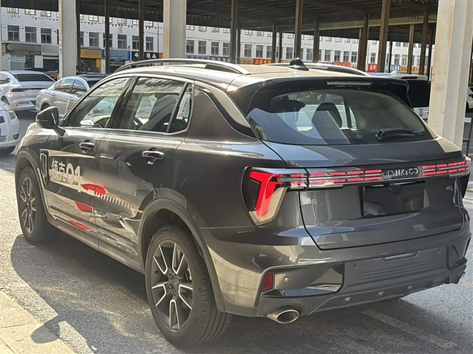 Lynk & Co 01