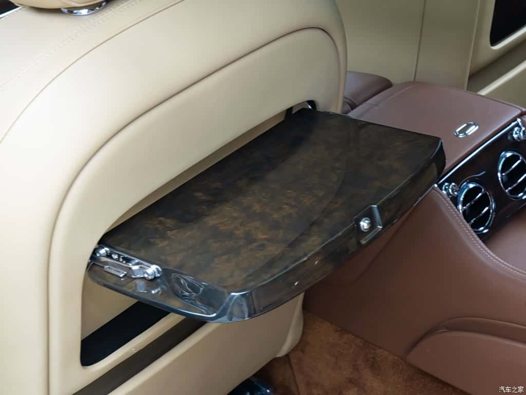 Bentley Mulsanne, 2019 10
