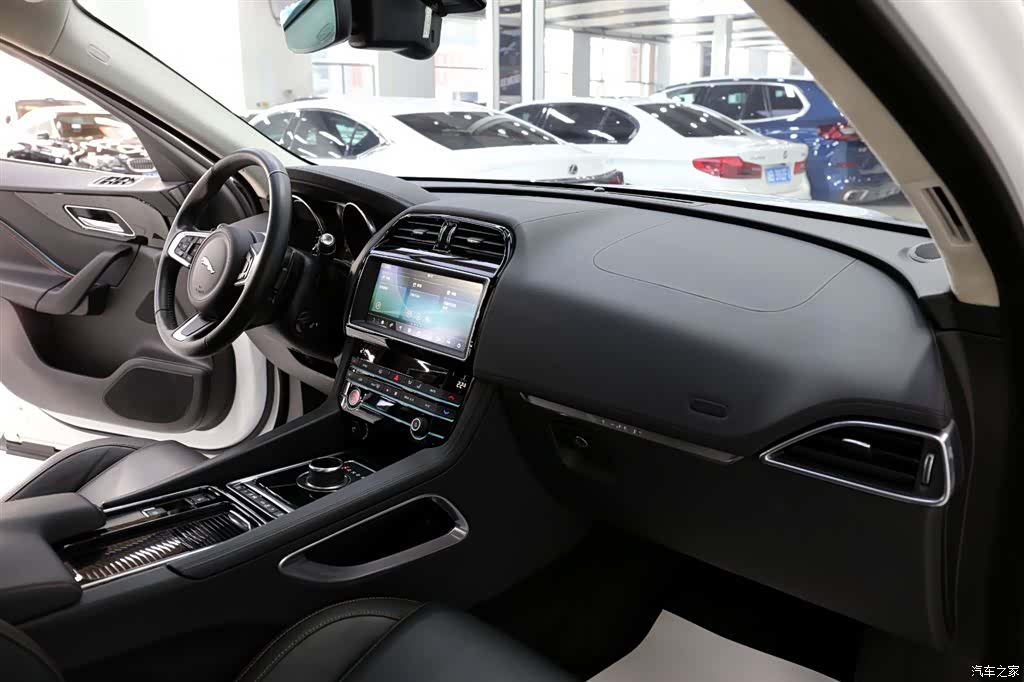 Jaguar F-PACE, 2019 15