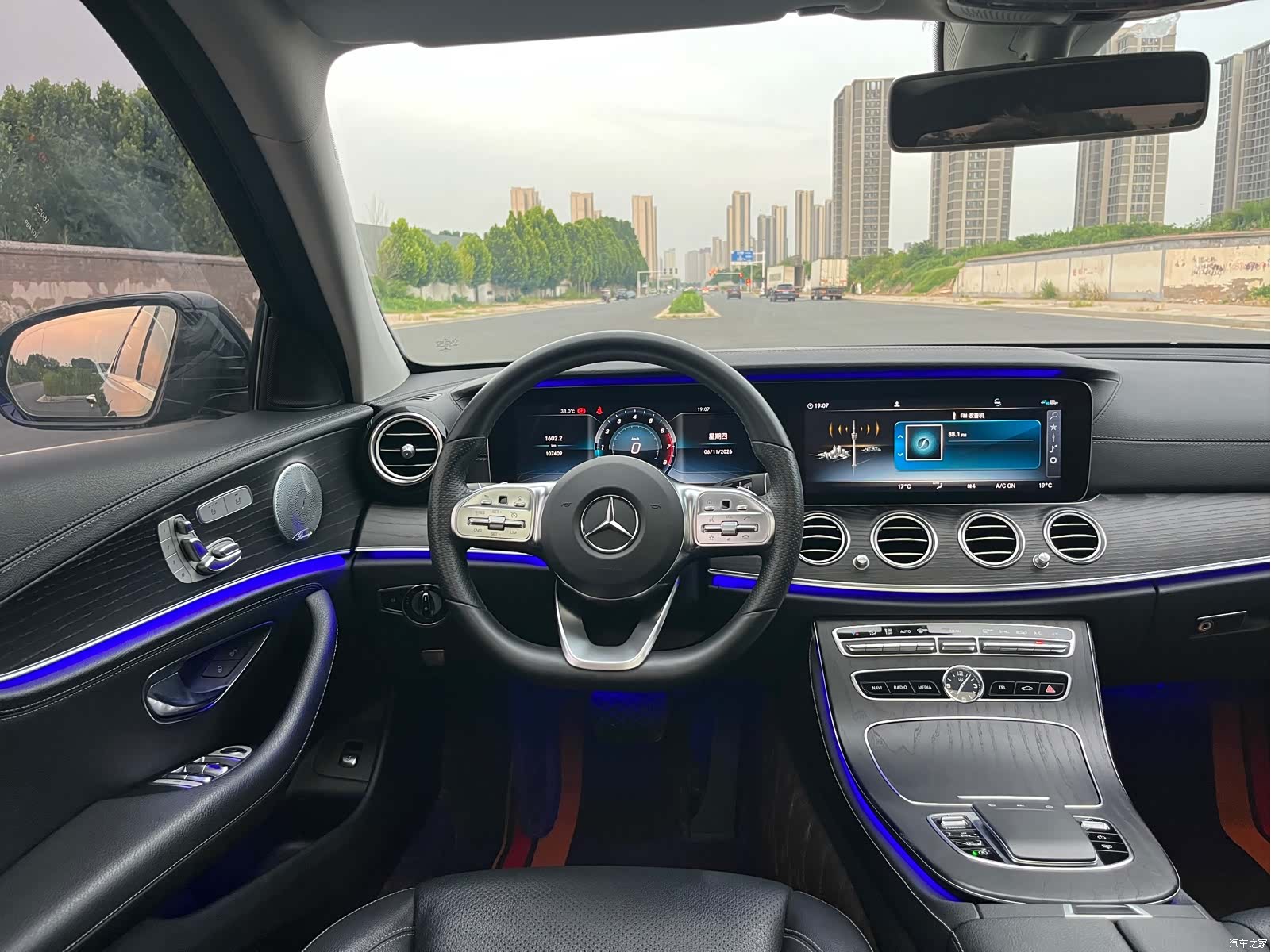 Mercedes-Benz E-Class, 2019 9