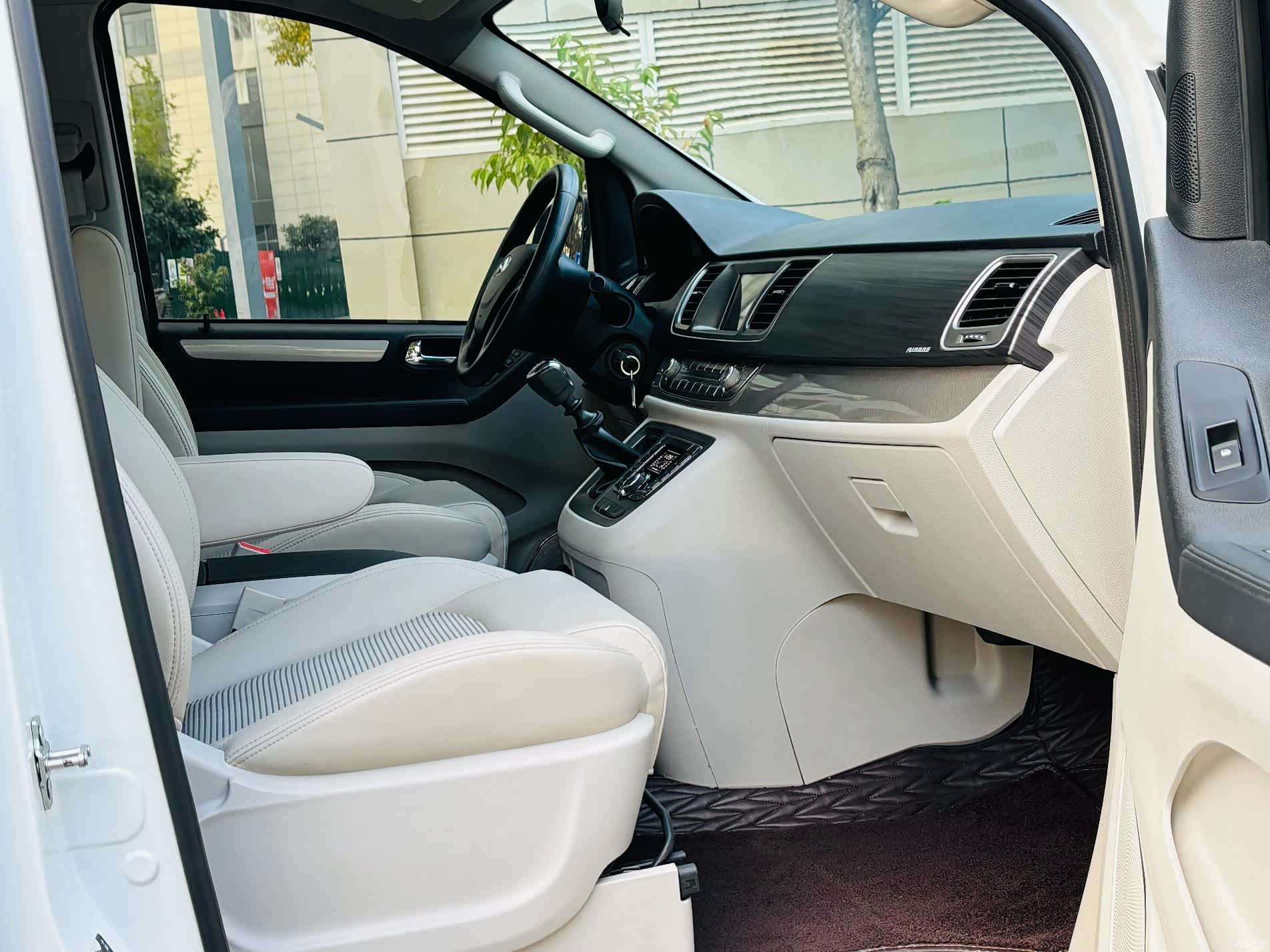 Maxus G10, 2019 13