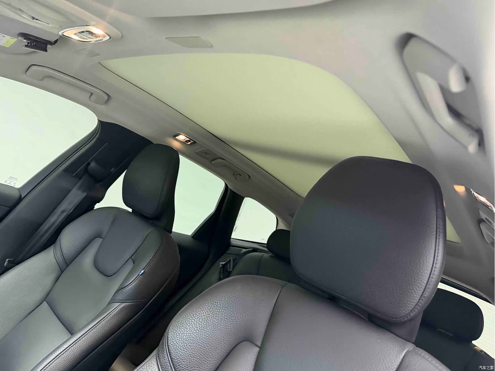 Volvo XC60, 2020 все фото