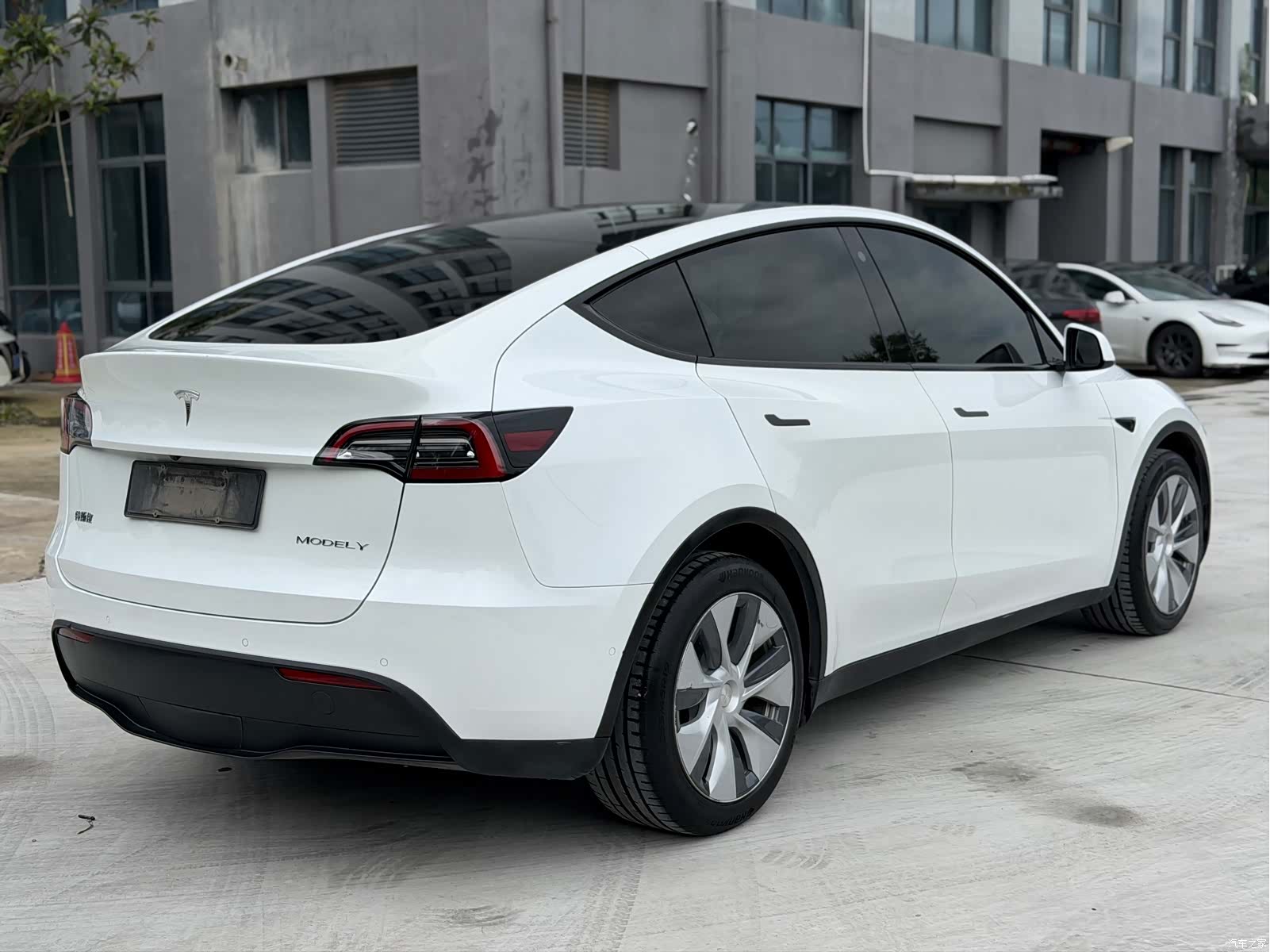 Tesla Model Y, 2022 8