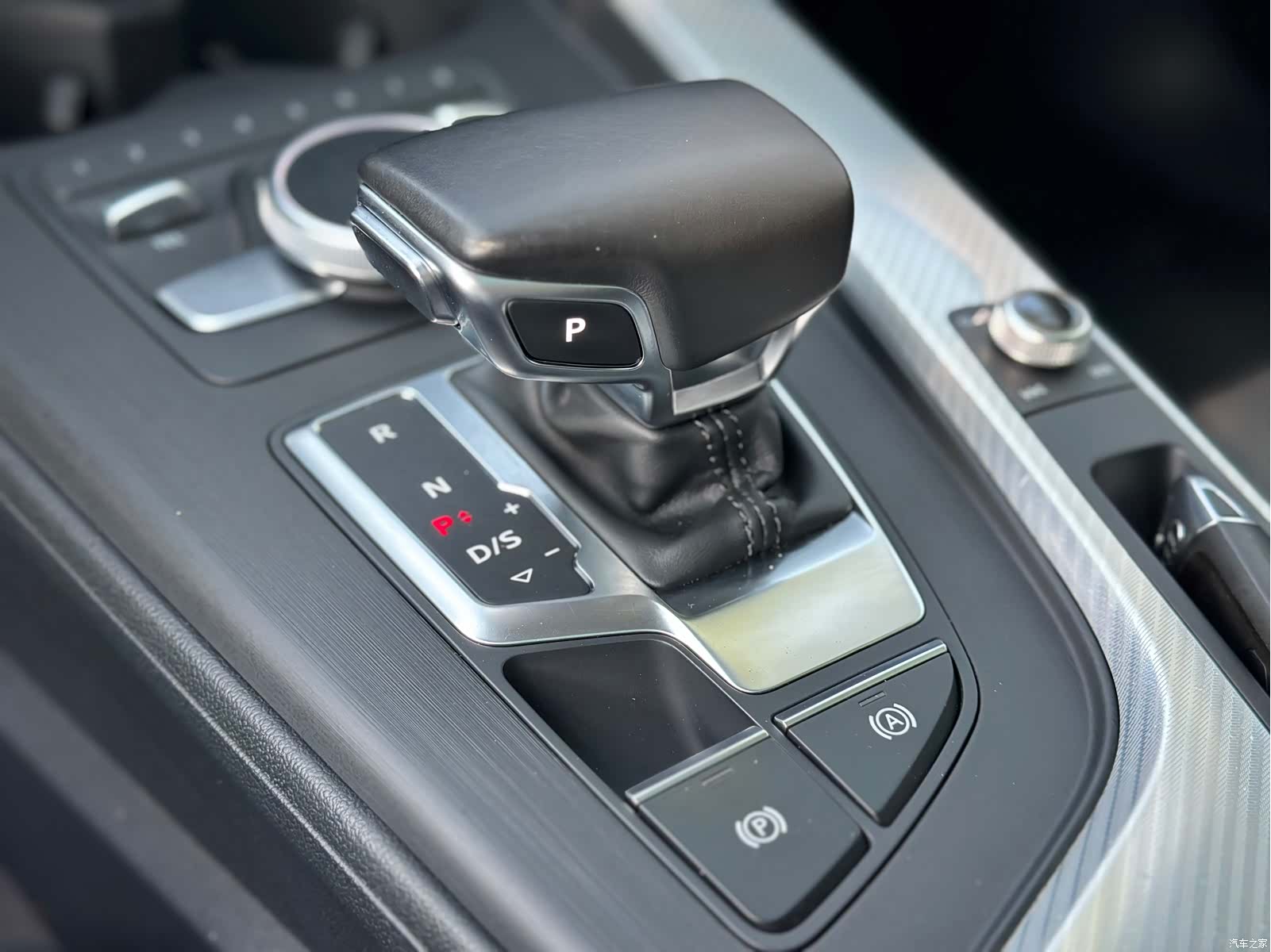Audi A4L, 2018 16