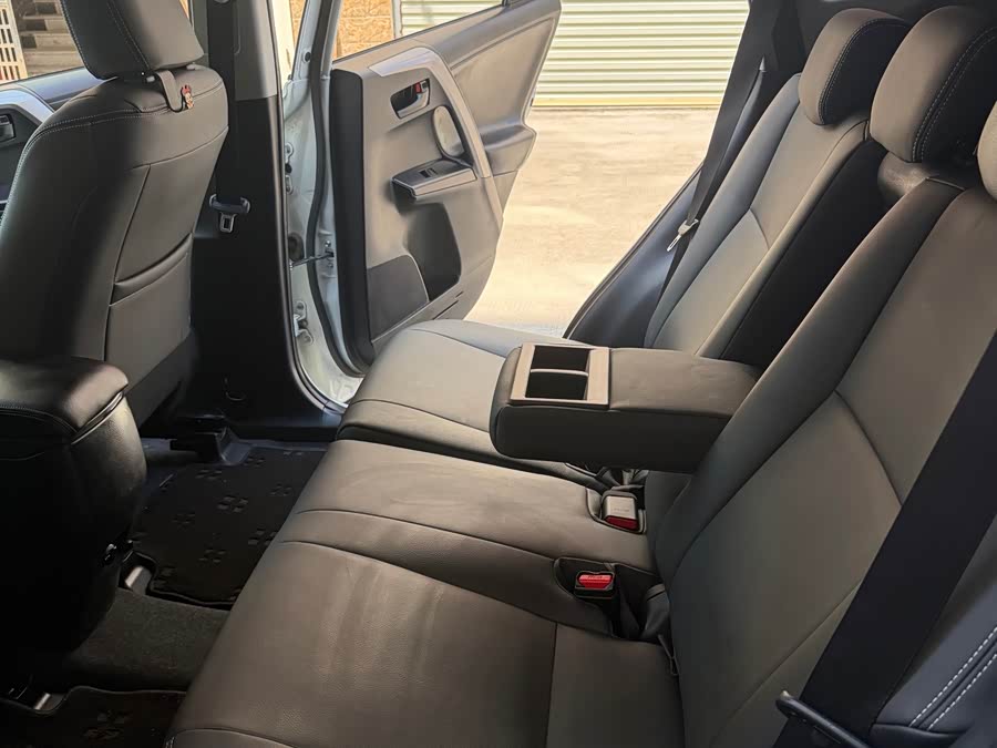 Toyota RAV4 2019, фото 12