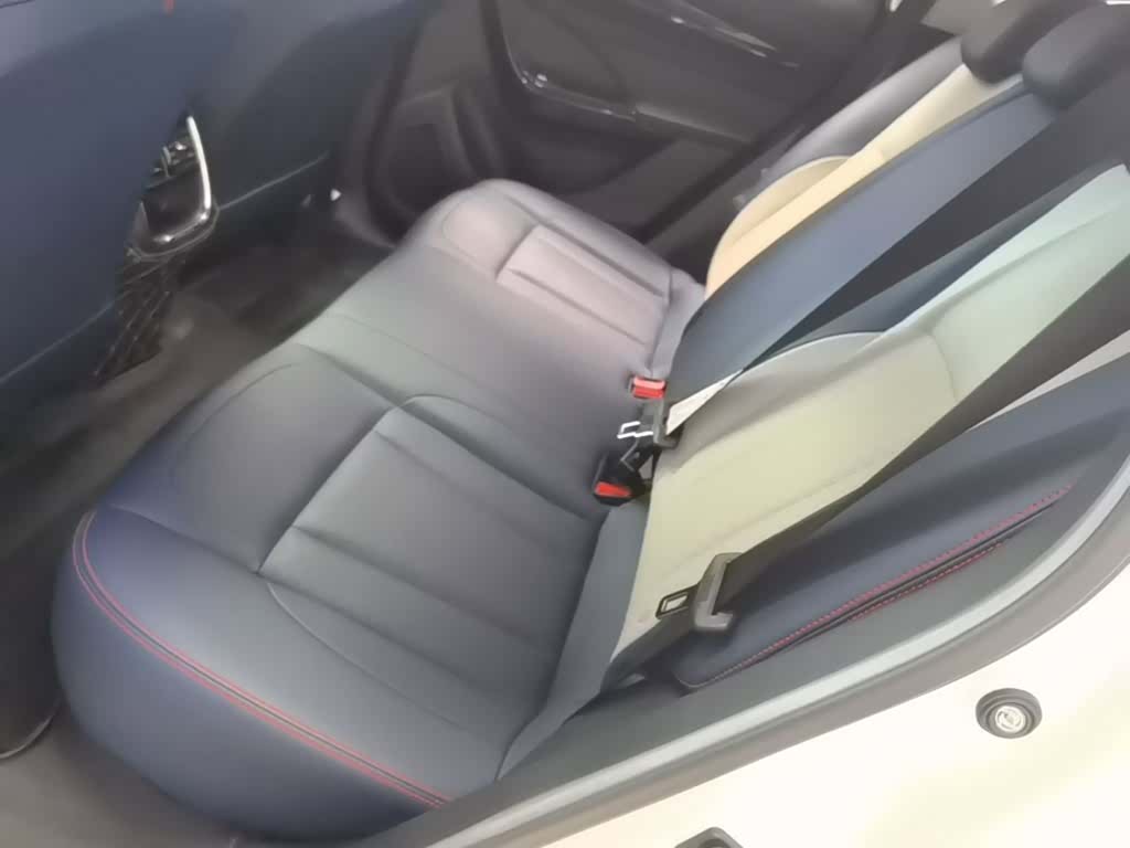 DongFeng AX7, 2022 17